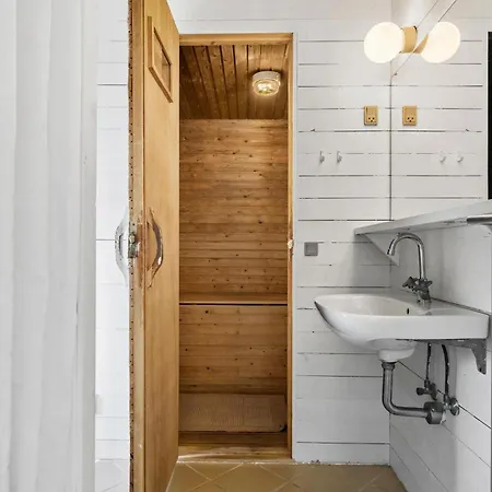 Dom wakacyjny Gorgeous In With Sauna