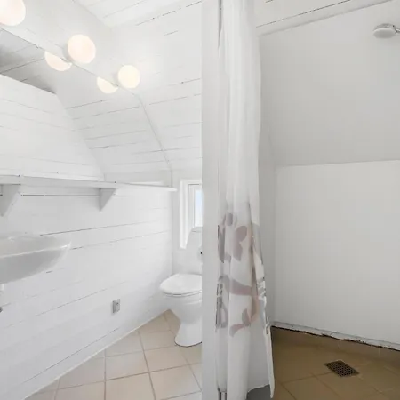 Dom wakacyjny Gorgeous In With Sauna Blåvand