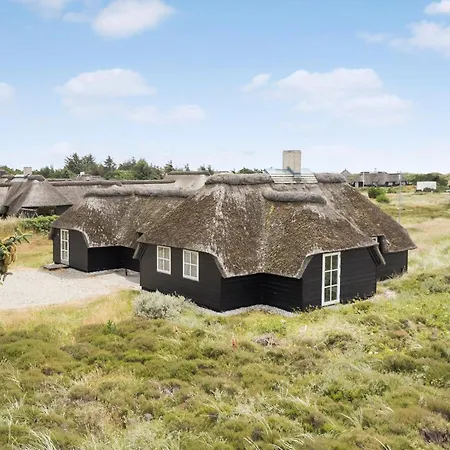 Dom wakacyjny Gorgeous In With Sauna *