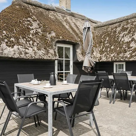 Dom wakacyjny Gorgeous In With Sauna *